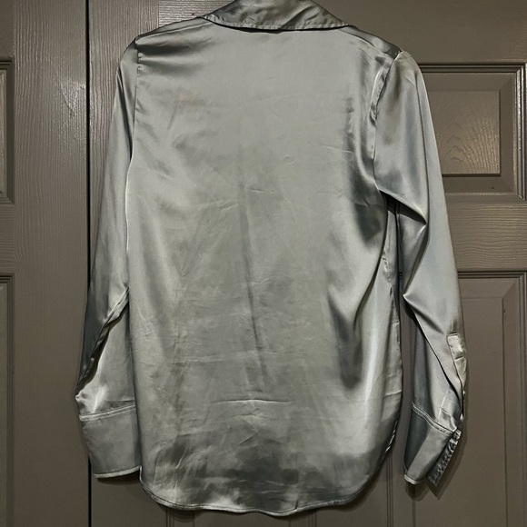 Sleek Satin Button-Up Blouse - Picture 2 of 4